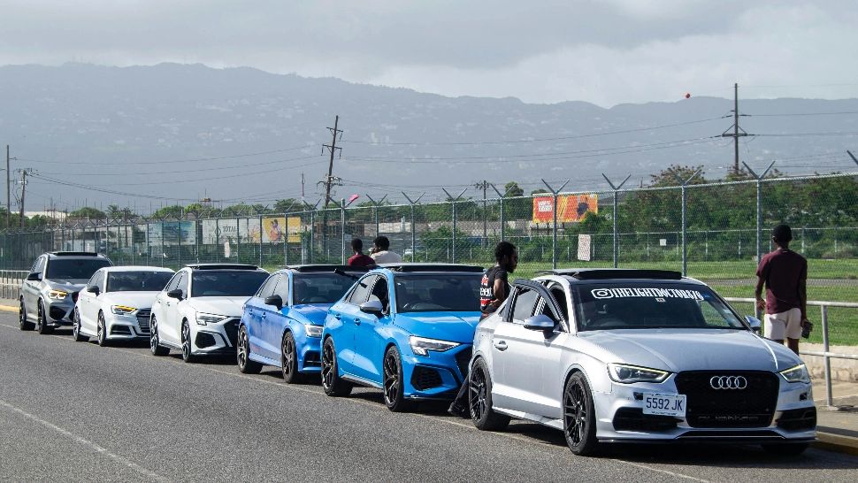 De ce NU trebuie să-ți parchezi mașina la soare. Ce spun specialiștii despre pericolele la care te expui