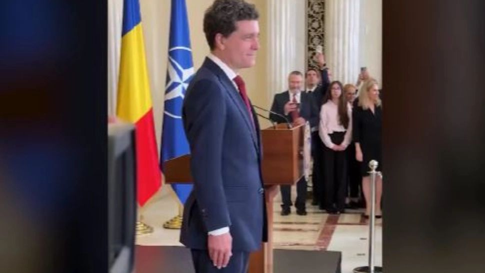 Salarii greu de imaginat pentru administrația prezidențială. La Palatul Cotroceni continuă să curgă banii