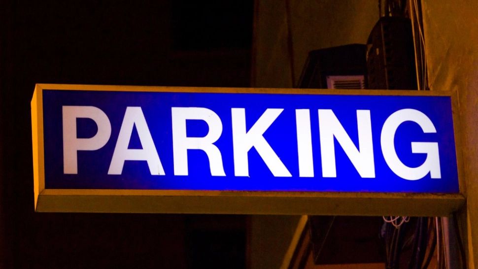 Cum te jecmănește Parking București dacă plătești prin SMS. Curtea de Conturi cere intervenție imediată