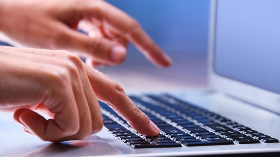 Tastatura, mai murdară decât vasul de toaletă? Testul simplu pe care ar trebui sa il faci: vei fi uimit de rezultate