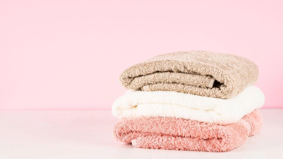 Prosoapele de baie, mai murdare decât crezi. La ce interval de timp trebuie spălate