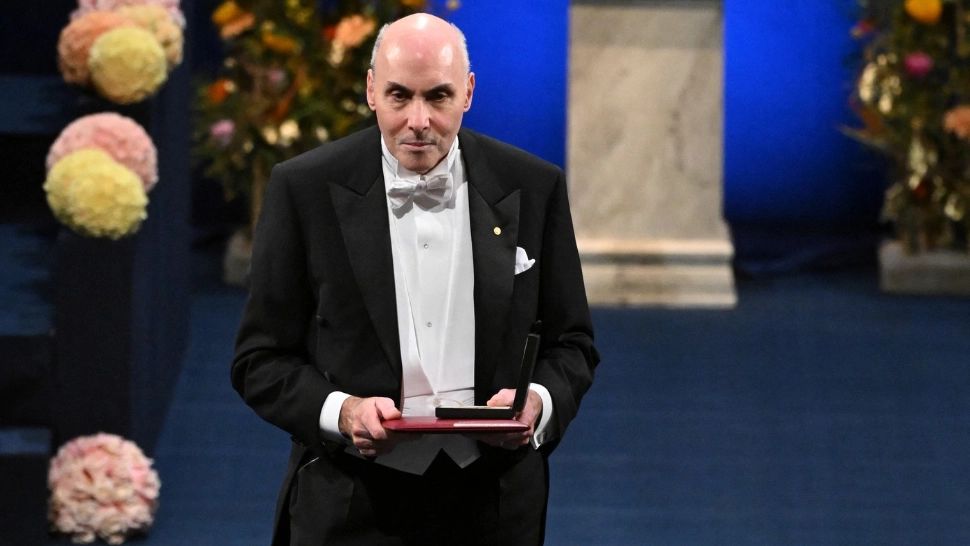 Scandal în SUA cu privire la aprobarea noilor vaccinuri. Un laureat al premiului Nobel se teme de „vaccinosceptici”