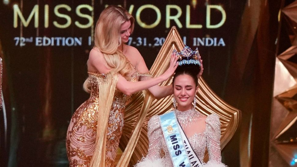 A fost aleasă cea mai frumoasă femeie din lume. Vorbește 3 limbi străine și e iubitoare de animale. Pe cine a trimis România la Miss World