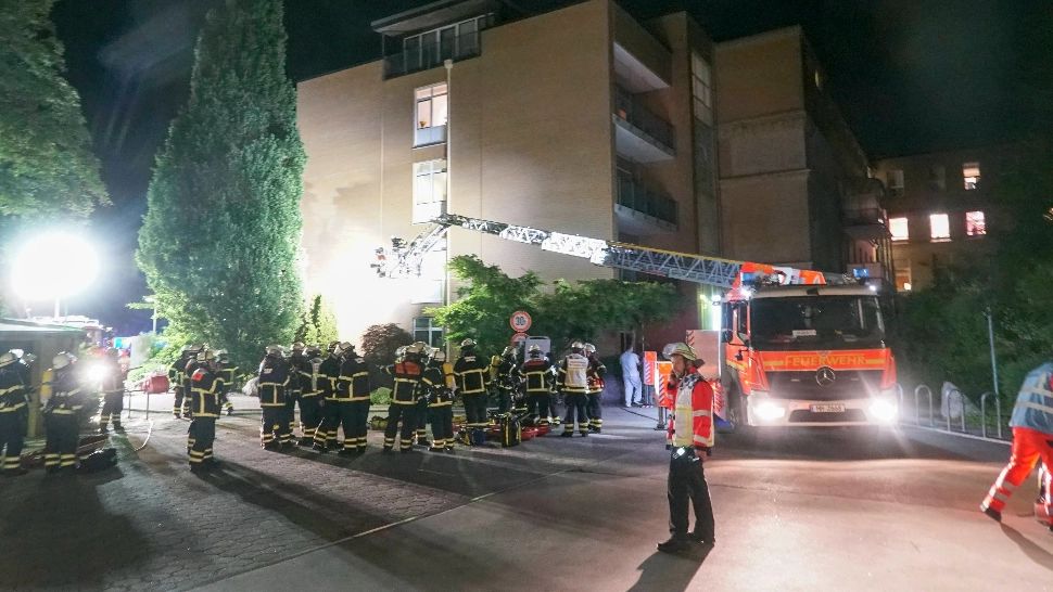 Trei morţi şi 34 răniţi, în urma unui INCENDIU produs la Secţia de Geriatrie a unui spital din Hamburg