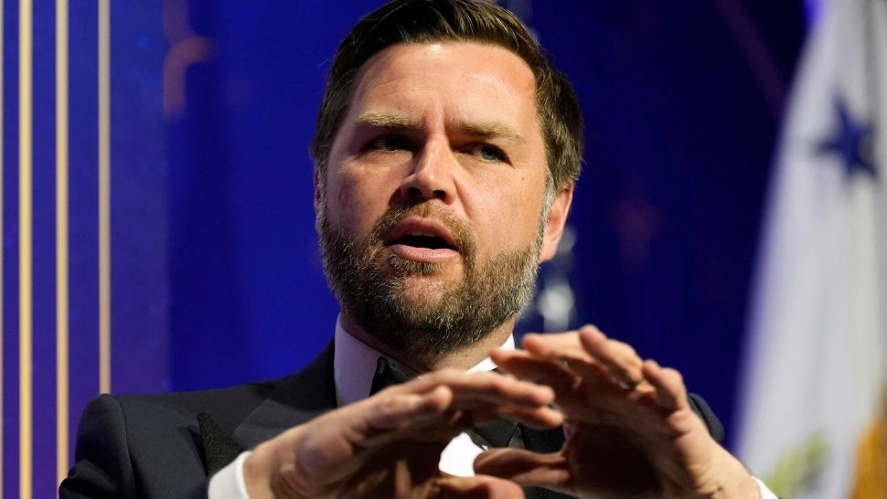 JD Vance intervine să îi salveze onoarea lui Trump, după ce Elon Musk l-a acuzat că ar figura pe ”lista lui Jeffrey Epstein”