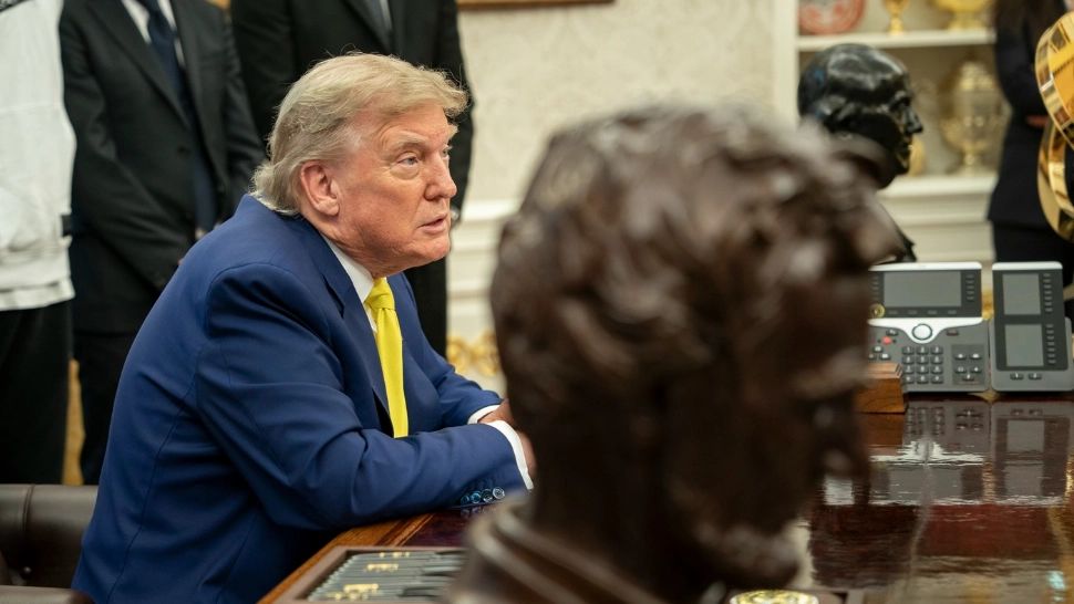 Donald Trump, o nouă ședință de urgență în Camera de Război de la Casa Albă, după ce a amenințat Iranul cu lansarea unei superbombe