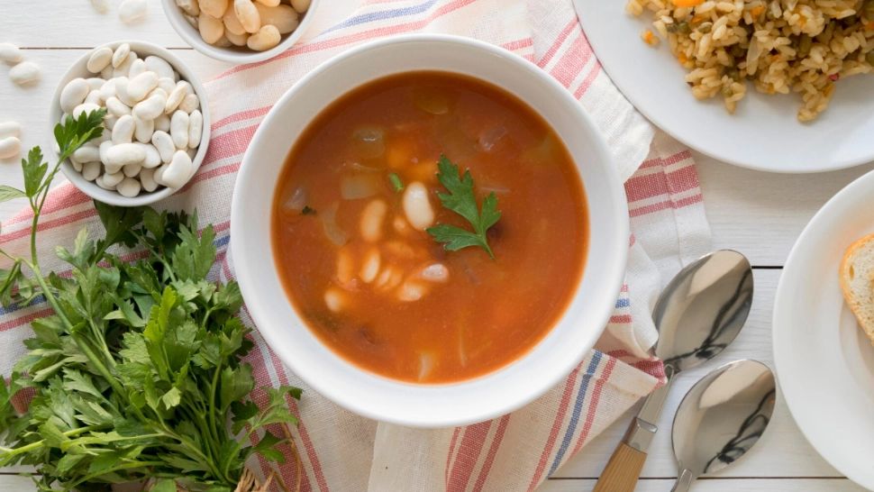 Secretul polonezelor pentru o ciorbă de fasole cu gust inconfundabil: ingredientul care face diferența