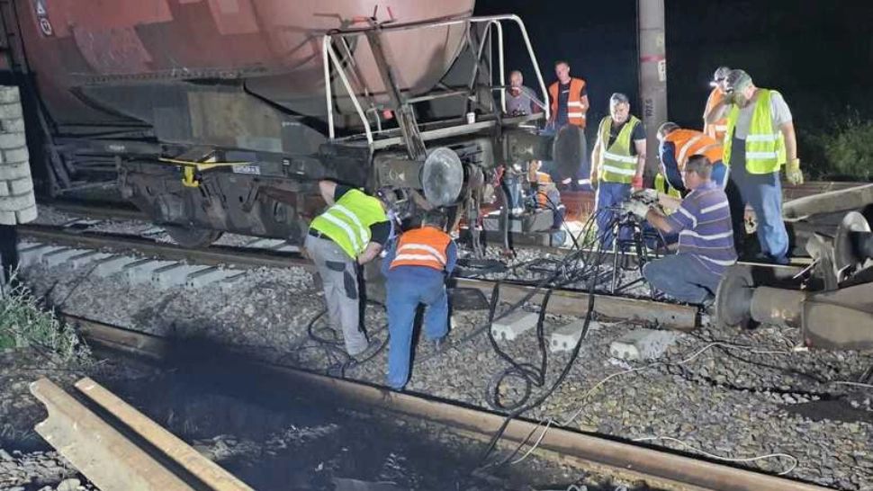 Tren de marfă deraiat în Teleorman: traficul feroviar a fost reluat parțial între Roșiori și Măldăeni