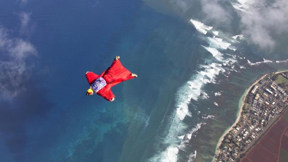 Un tânăr de 24 de ani a MURIT după ce și-a pus un costum cu aripi și s-a aruncat în Alpii Elvețieni, de la 2.400 de metri