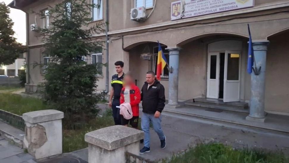 Bărbat reținut după ce a agresat o persoană pe stradă, împreună cu fiul său de 15 ani