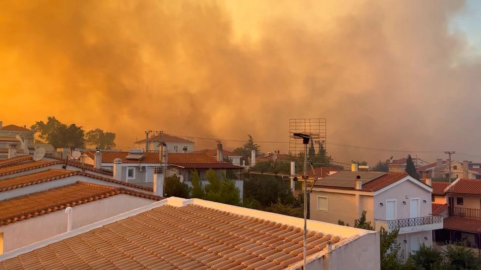 Incendii masive în destinațiile preferate ale turiștilor. Țări din Europa, în alertă din cauza temperaturilor ridicate