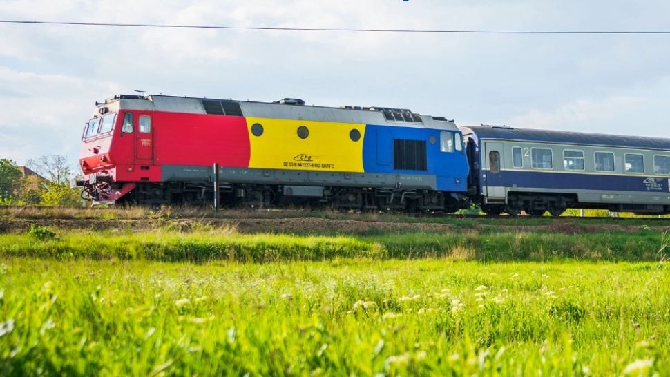 Bilete de tren se scumpesc în plin sezon al vacanțelor, ca urmare a majorării TVA. Val de comentarii negative pe pagina CFR Călători