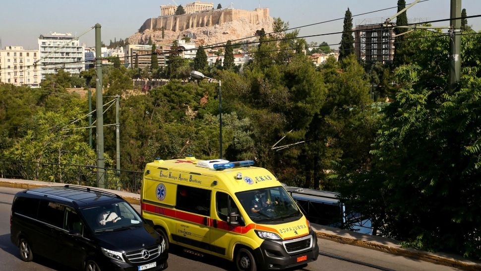 Grav accident rutier lângă Atena: două autobuze s-au ciocnit. Zeci de persoane rănite