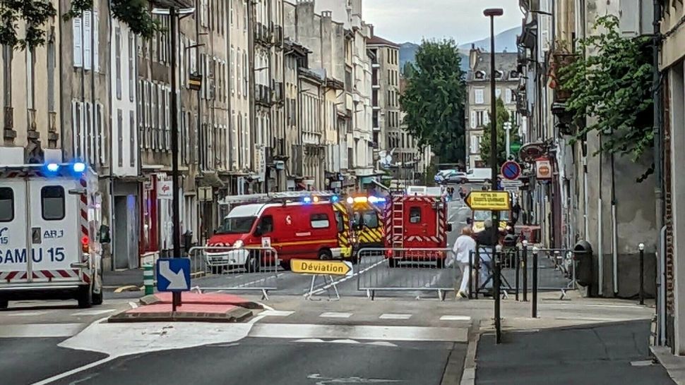 Panică în sudul Franței: zeci de oameni au fost atacați de albine în centrul orașului. Trei persoane se află în stare critică