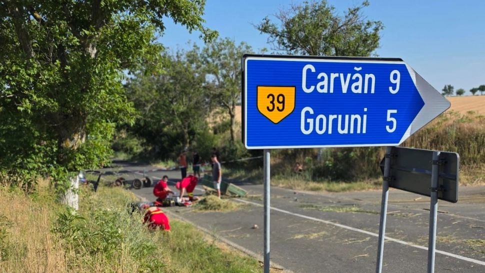 Tragedie în județul Constanța, după ce o cărută a fost lovită de un autoturism. O fetiță a murit, alt copil este în stare gravă - FOTO