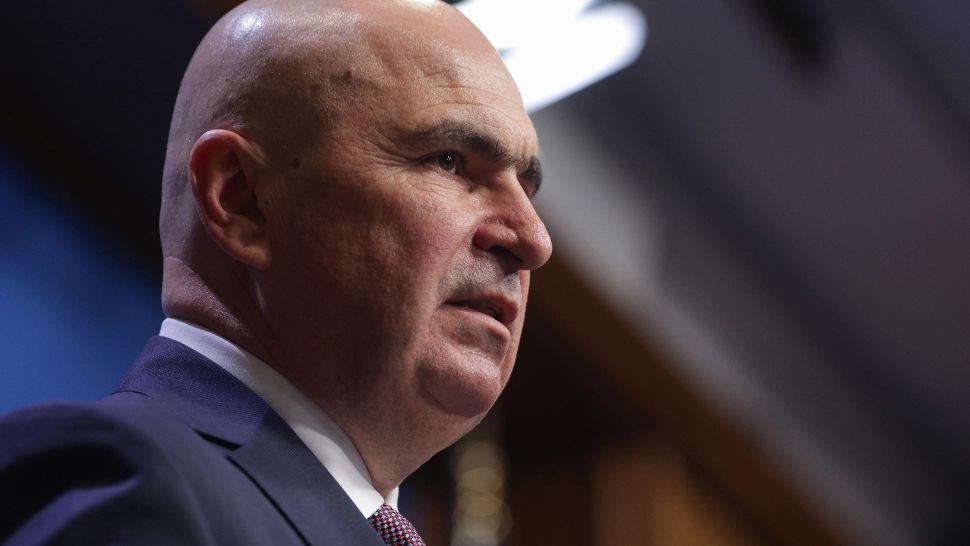 Modificarea legii pensiilor speciale ale magistraților, respinsă la CCR. Lovitură de grație pentru Bolojan — premierul ar trebui să-și dea demisia