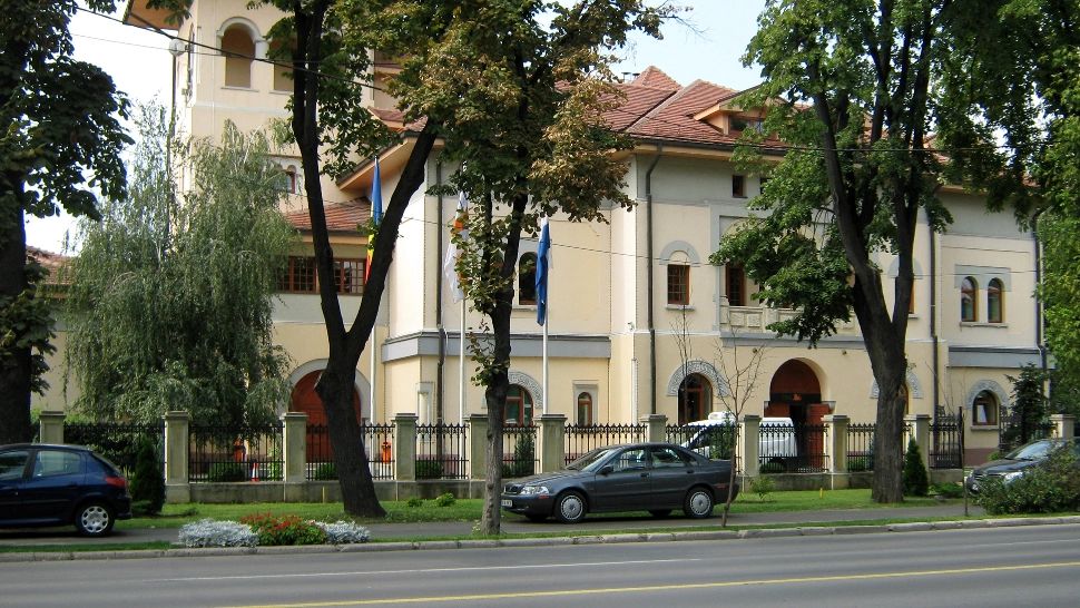 Afacerile făcute de stat sub ochii lui Bolojan. Gașca PDL-istă  care l-a înscăunat la conducerea Guvernului a știut de toate combinațiile făcute cu Palatul Kiseleff