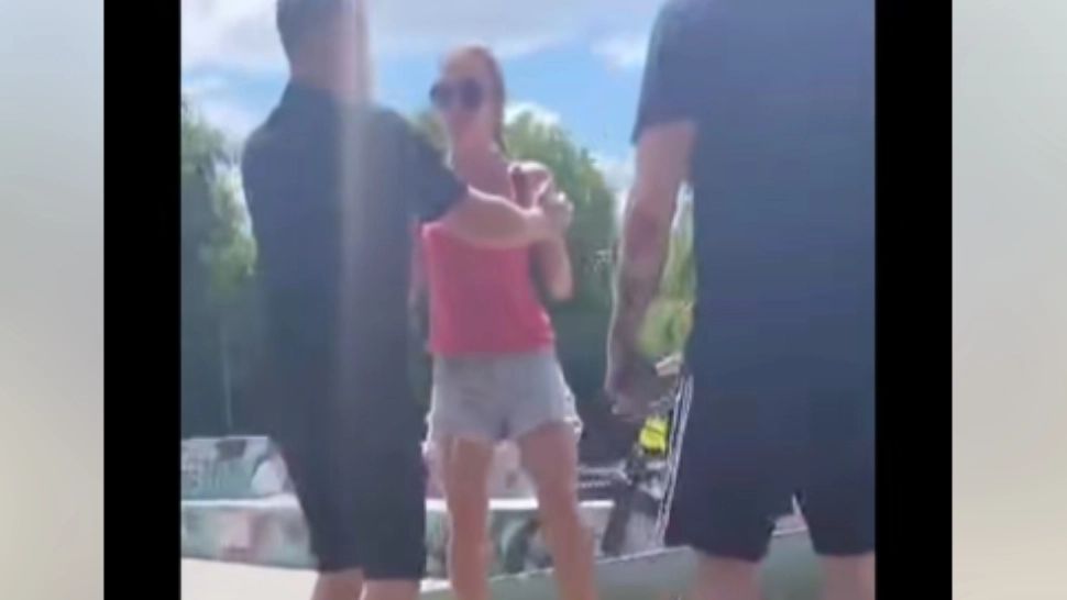 Femeie agresată într-un parc din Cluj: M-a scuipat, apoi a început să mă lovească