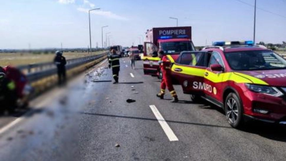Accident înfiorător lângă Oradea. Doi pietoni au fost spulberați de un TIR, unul dintre ei a murit