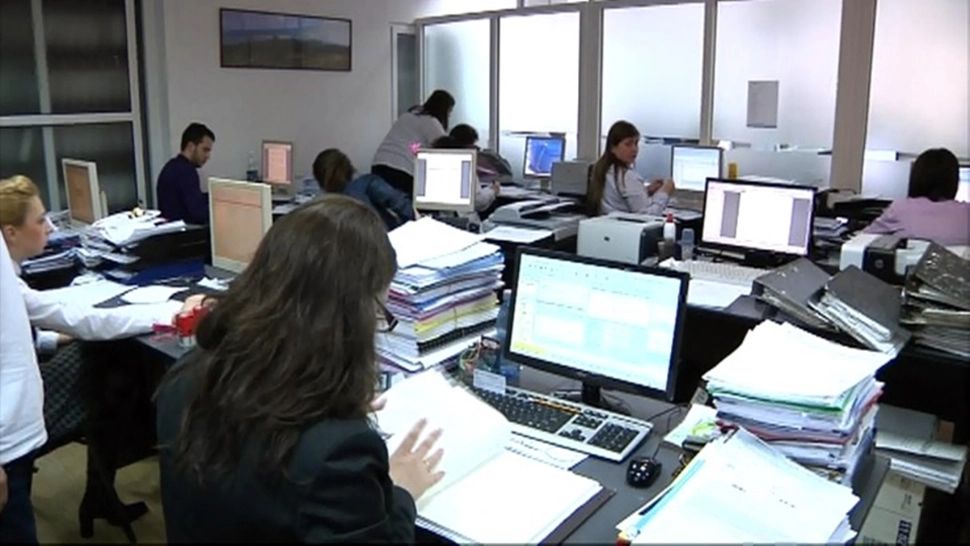 Numărul bugetarilor, în scădere. Unde s-au pierdut aproape 900 de locuri de muncă într-o singură lună