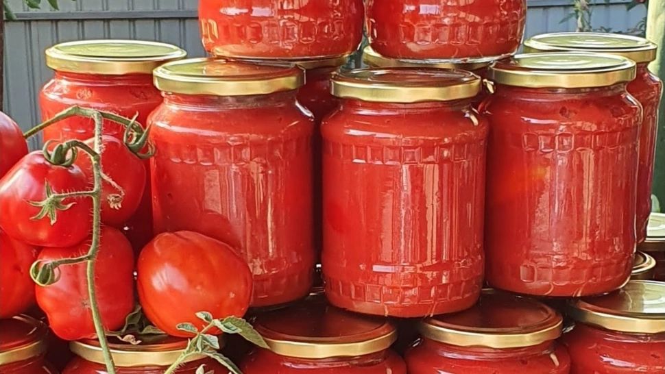 Ce trebuie să pui în borcanul de bulion ca să nu fermenteze peste iarnă. Trucul secret al gospodinelor desăvârșite