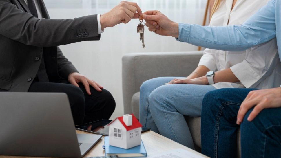 Cum poți să beneficiezi de cota redusă de TVA la cumpărarea unei locuințe. Sfaturi de la specialiști