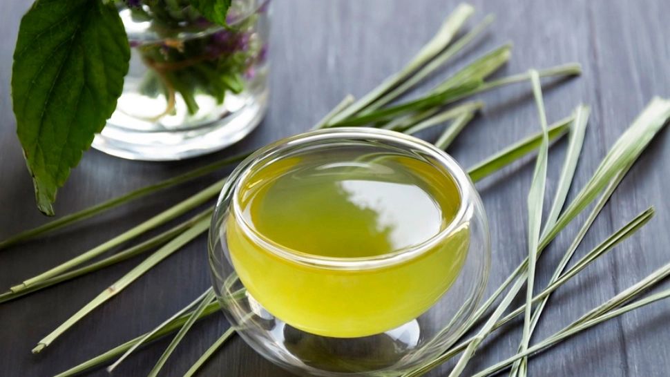 Când este cel mai bun moment al zilei să bei ceai verde. De ce nu este recomandat în timpul meselor