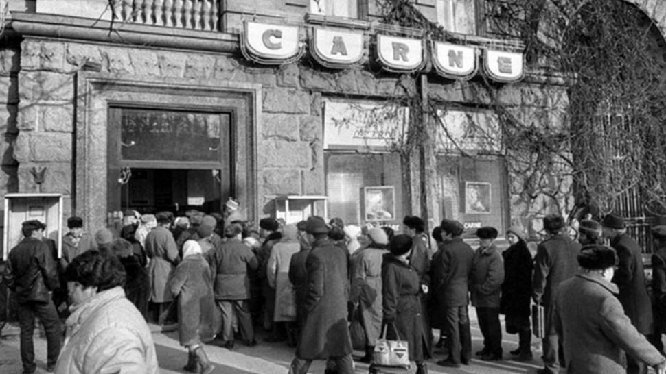 Aproape jumătate dintre români cred că se trăia mai bine în regimul comunist - sondaj INSCOP