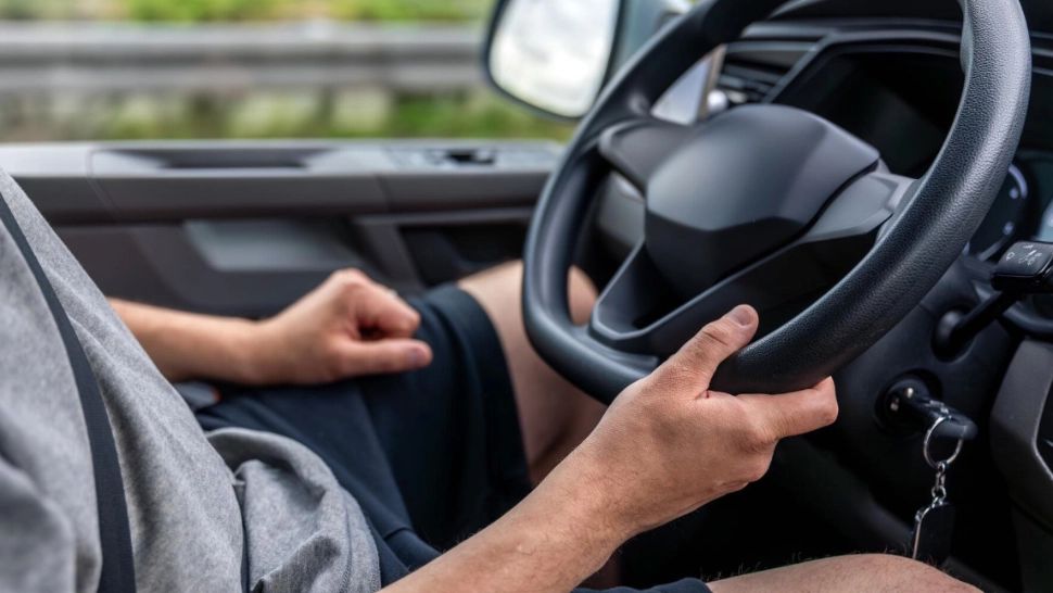 Cum a reușit să economisească un programator dormind în mașină timp de trei ani