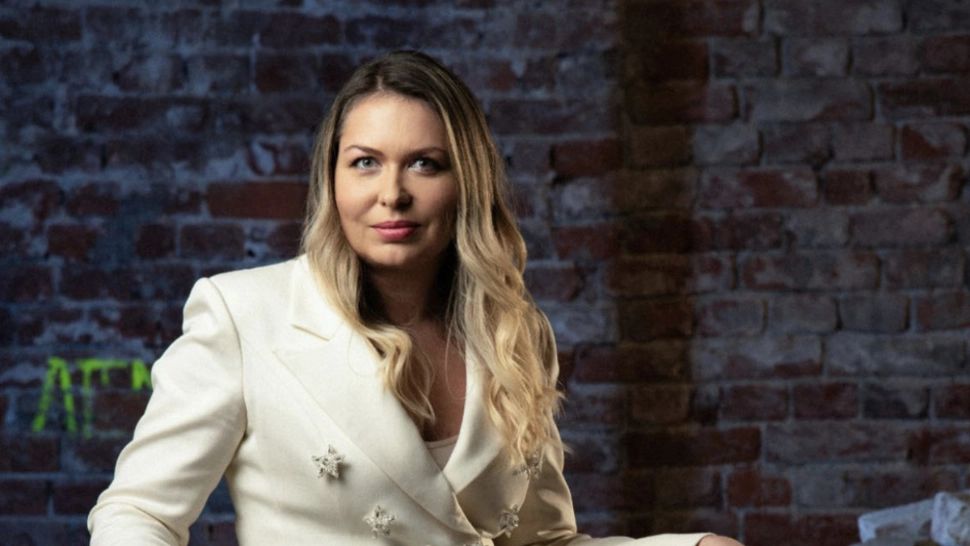 Vicepremierul șpăgar Dragoș Anastasiu și-a luat consilieră onorifică o avocată, fostă ofițer SRI