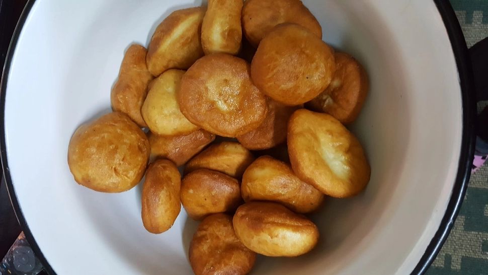 Câtă drojdie se pune la gogoși, pentru a fi pufoase la interior și crocante la exterior?