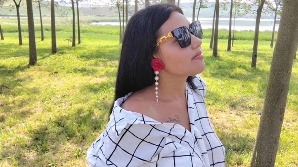 Tragedie în Mureș: o tânără a fost găsită carbonizată în casă după ce mama ei a sunat la 112. Anda ar fi fost incendiată de propriul iubit