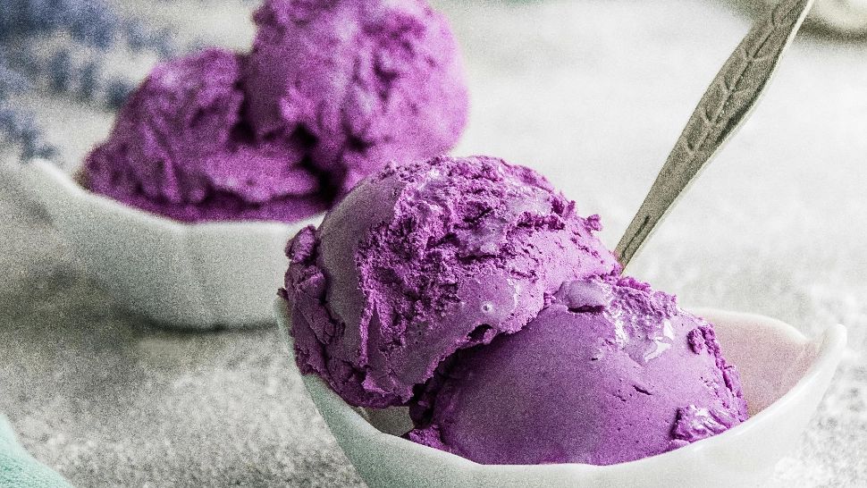 Înghețata de lavandă. Desertul care răcorește și relaxează psihicul. Acum este sezonul ei