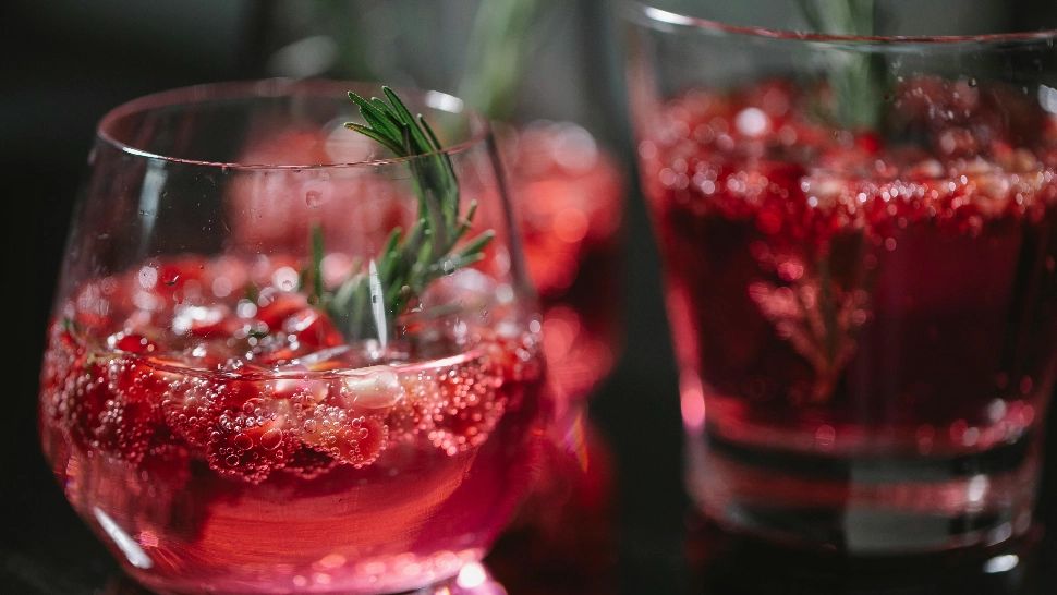 Lichior de mure. Rețeta unei băuturi fine și naturale, care te va cuceri