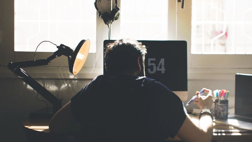 Justiție cu două viteze la Vaslui: un individ i-a distrus viața iubitei sale, iar judecătorii l-au lăudat