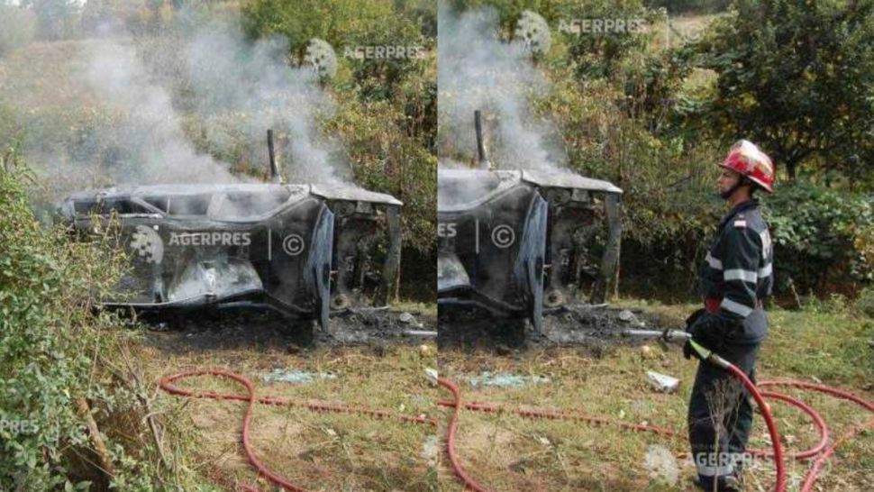 Trafic restricționat pe A2, pe sensul spre București. O mașină a luat foc, iar incendiul s-a extins la vegetație