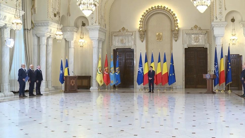 Cine sunt cei trei judecători controversați de la CCR care au depus astăzi jurământul în fața lui Nicușor Dan