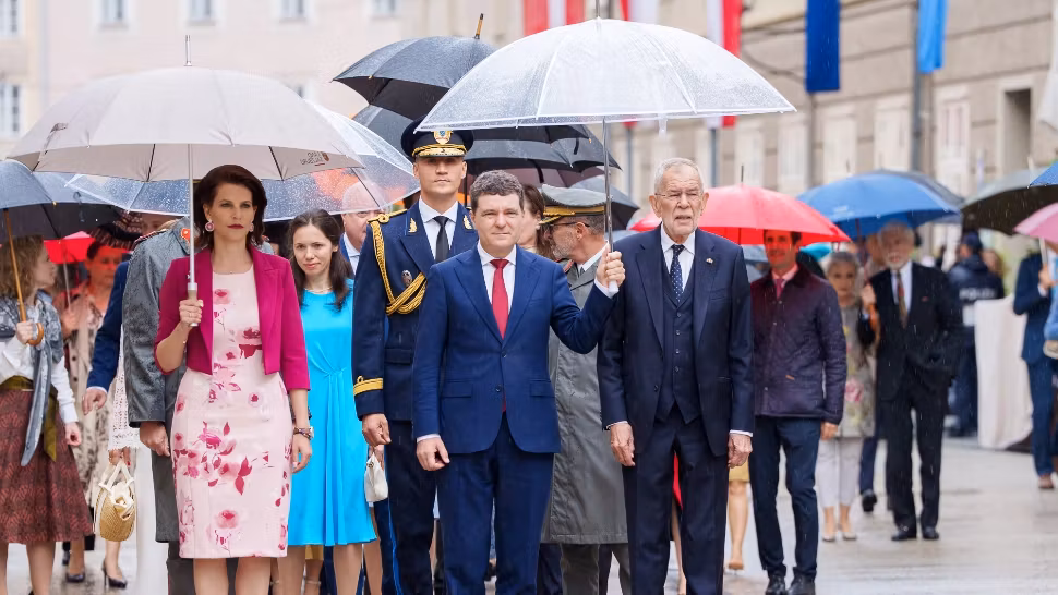 Nicușor Dan trage de timp în scandalul vizitei în Austria, în care a fost însoțit de partenera sa, Mirabela