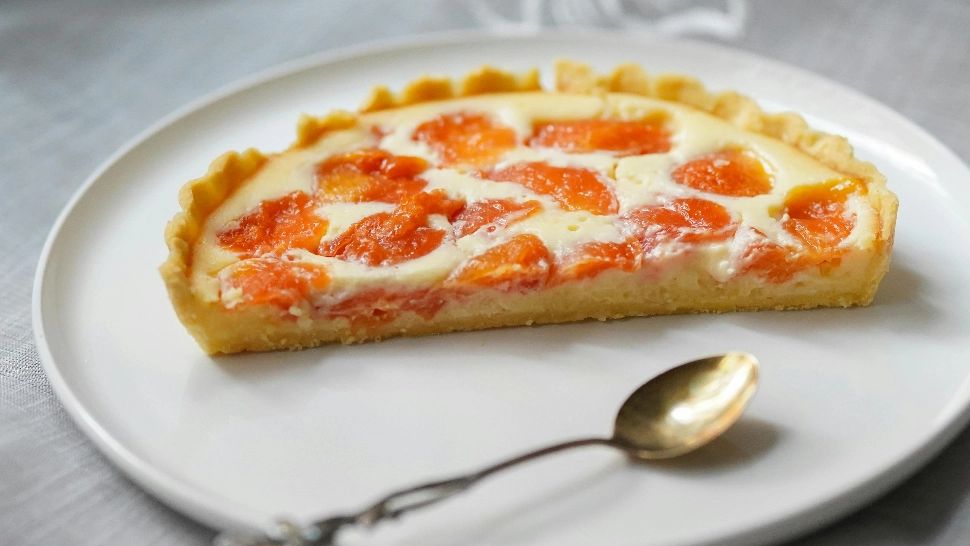 Plăcintă cu caise, un desert de sezon. Se prepară rapid și este un deliciu