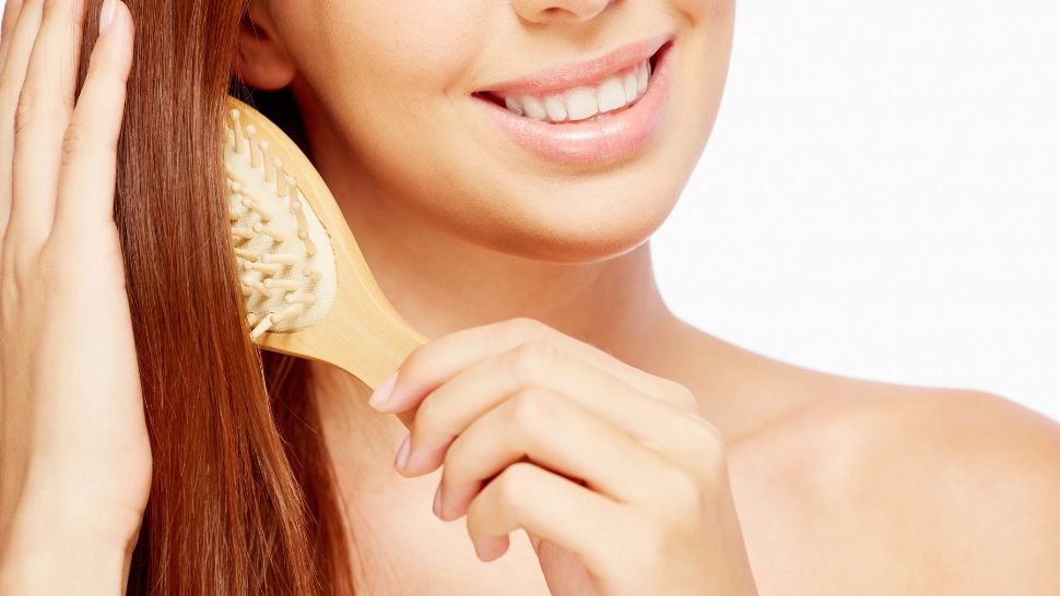 Remedii naturale care stimulează creșterea părului: ce poți folosi chiar la tine acasă