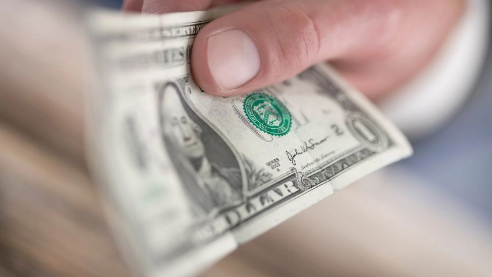 Moneda americană pierde teren: cel mai slab prim semestru din ultimii 50 de ani. Semnal de alarmă al analiștilor economici