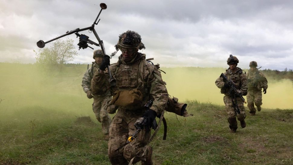 O țară europeană a cedat toate tancurile Ucrainei și își reconfigurează total armata cu vehicule tactice ușoare, drone și sisteme de apărare aeriană