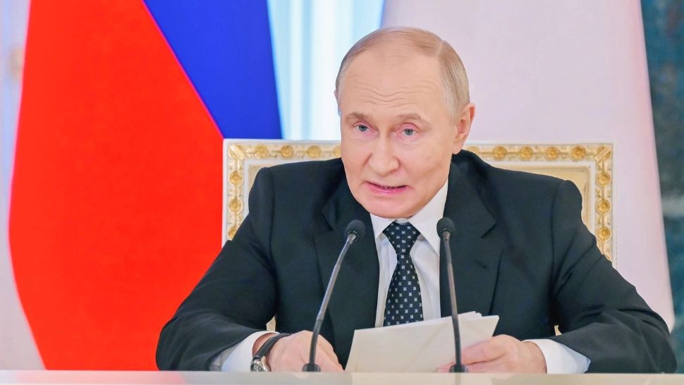 Supărat că Rusia a fost exclusă din competiție, Putin și-a făcut Eurovisionul rusesc și i-a invitat pe americani să participe