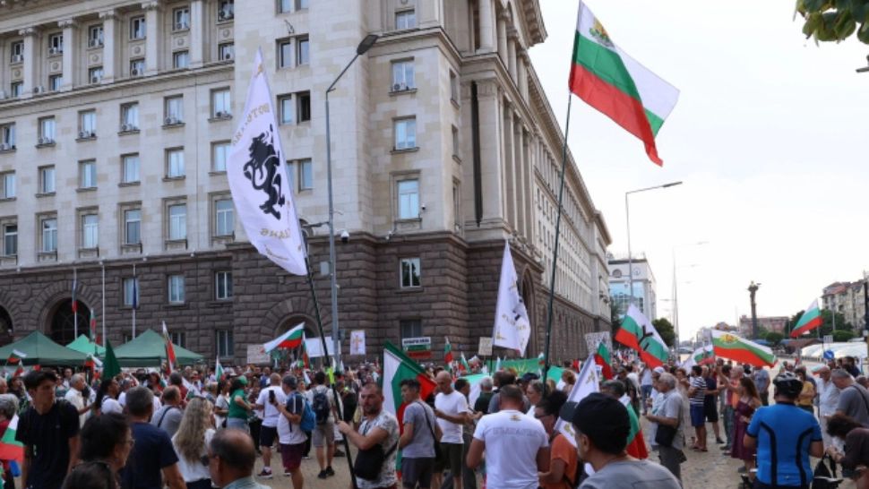 Proteste în lanț în Bulgaria împotriva trecerii la euro: cereri pentru referendum și demisia guvernului