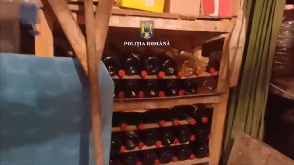 În patria vinului, un angajat de la Primăria Jidvei a fost prins că făcea rachiu și coniac „de casă”
