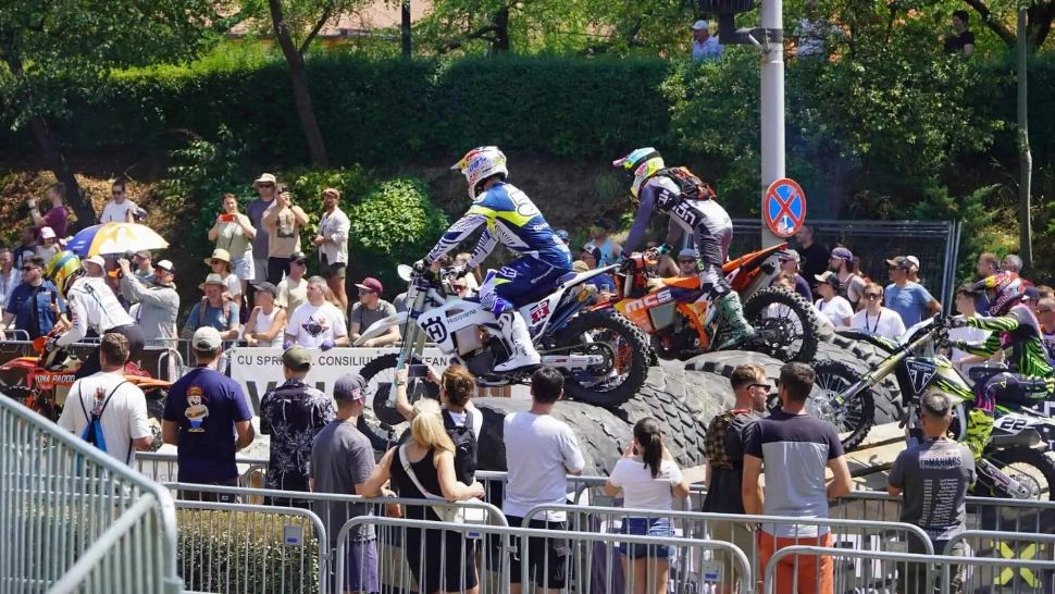 Britanic dat în urmărire internațională, arestat la una dintre cele mai mari competiții de motociclism enduro din România