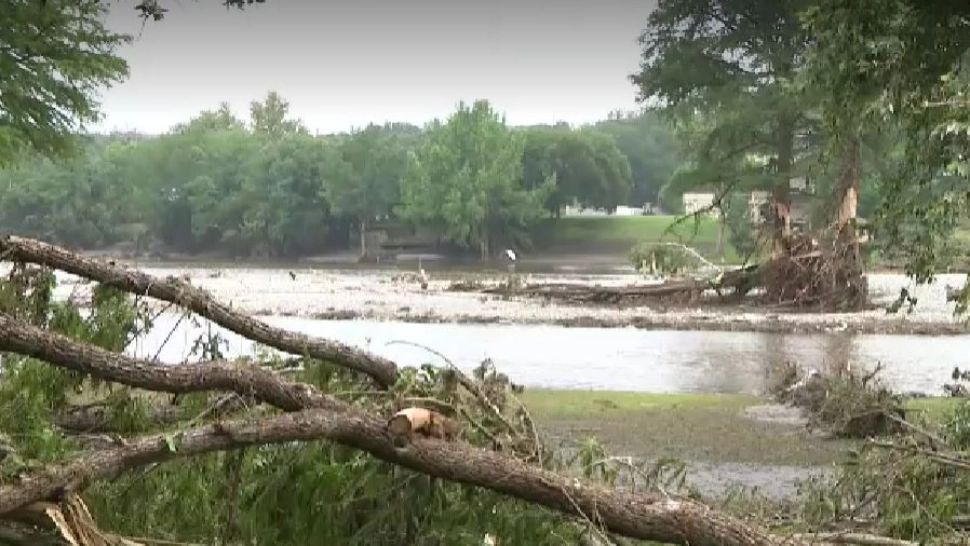 Tragedie în tabăra creștină: zeci de copii aflați într-o zonă lovită de inundații au murit