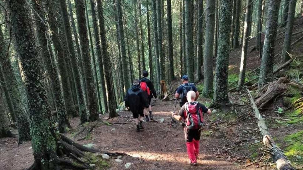 Familie cu doi copii dată dispărută în Retezat. Ce s-a întâmplat cu soții și cu cei doi copii de 8 şi 3 ani