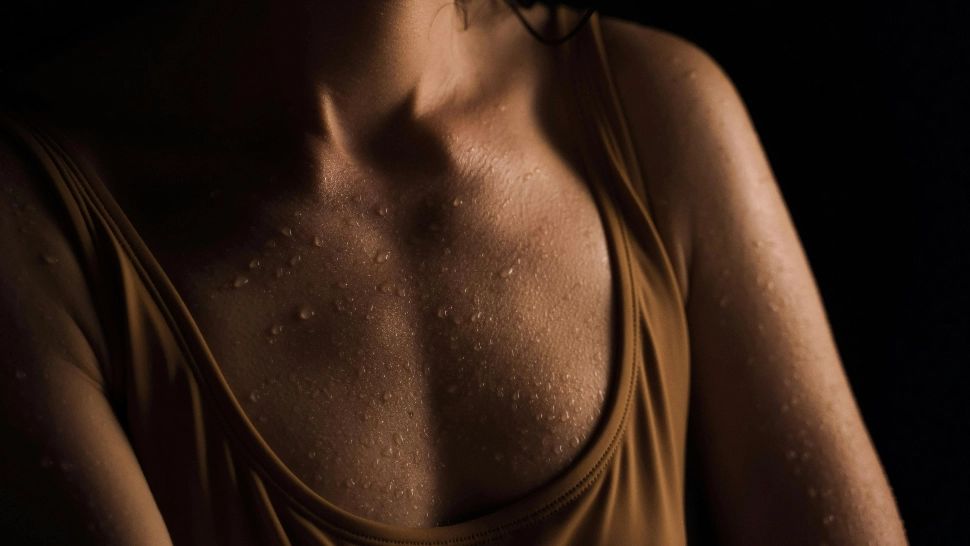 Cum să reduci transpirația abundentă în zilele caniculare. Remedii la îndemâna oricui