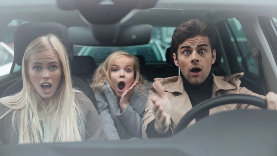 Turiștii români s-au trezit cu controale la graniță la actele pentru copii, deși suntem membru Schengen. „Este pe riscul tău propriu!”